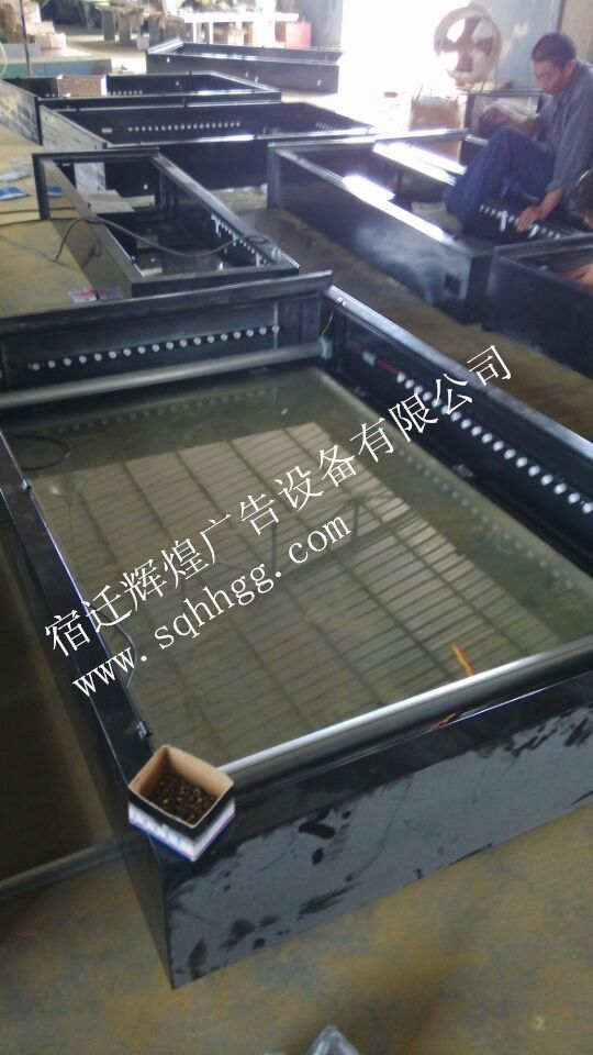 山东烟台客户在我公司订购的一批广告灯箱已成功发货